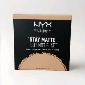 NYX PROFESSIONAL MAKEUP Stay Matte But Not Flat Powder Foundation Soft Beige
